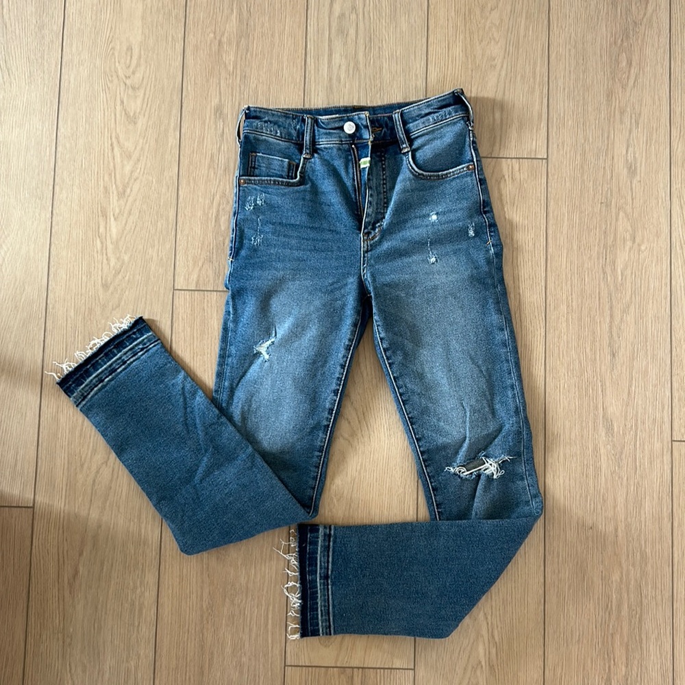Pilcro | Slim Straight Cigarette Distressed Denim Jeans